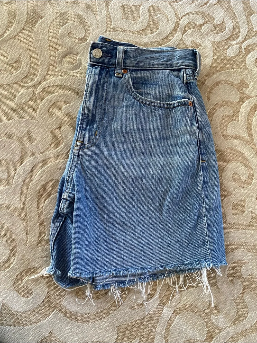 GAP Barrel Jean High Rise Denim Shorts Size 26 Raw Hem 100% Cotton Blue